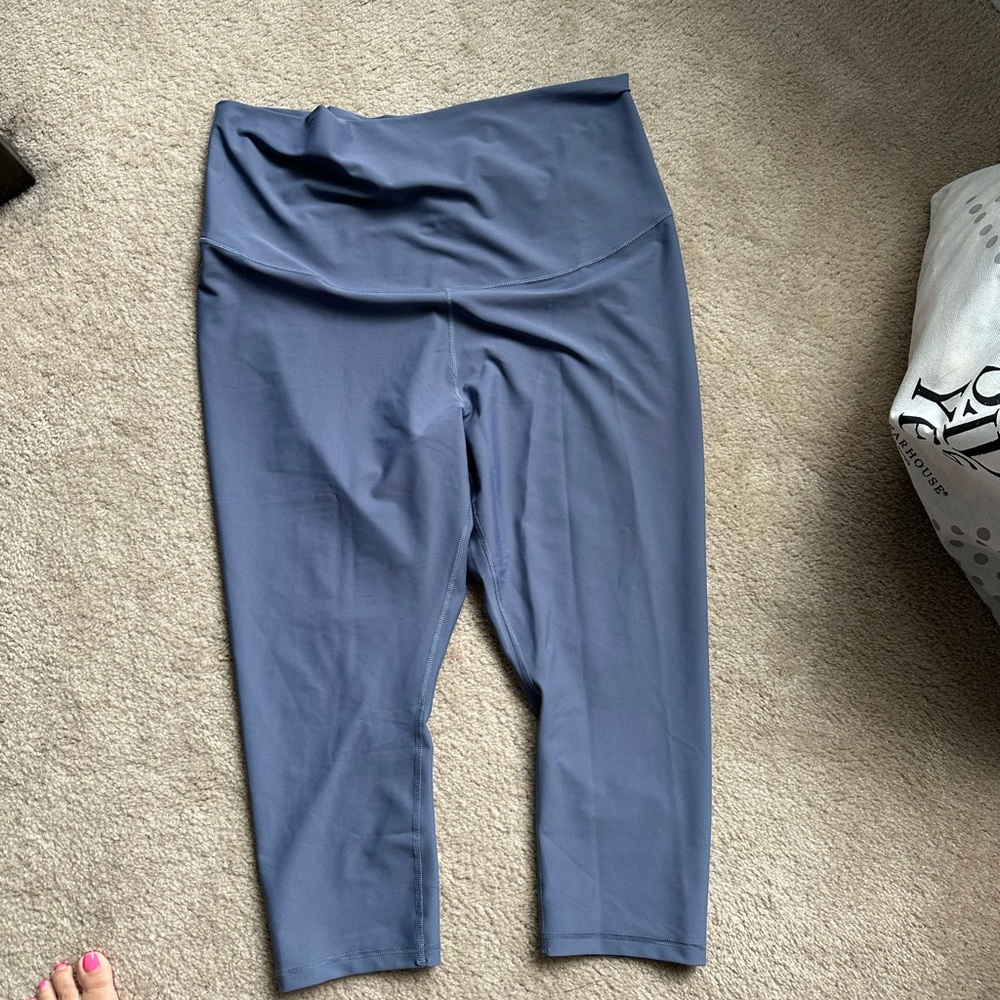 Old navy maternity leggings